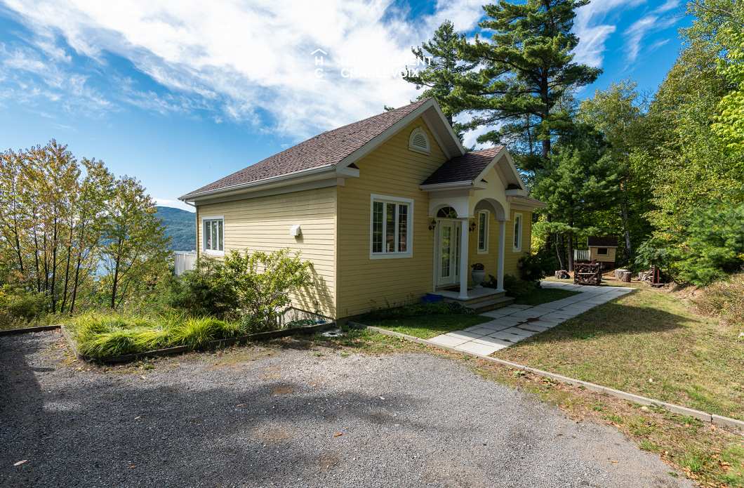 CEL-5 - Warm residence ideally located
